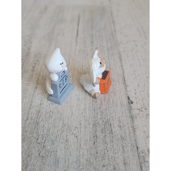 Vintage Hallmark happy Halloween bunny mummy ghost tomb figure set - Picture 2 of 5